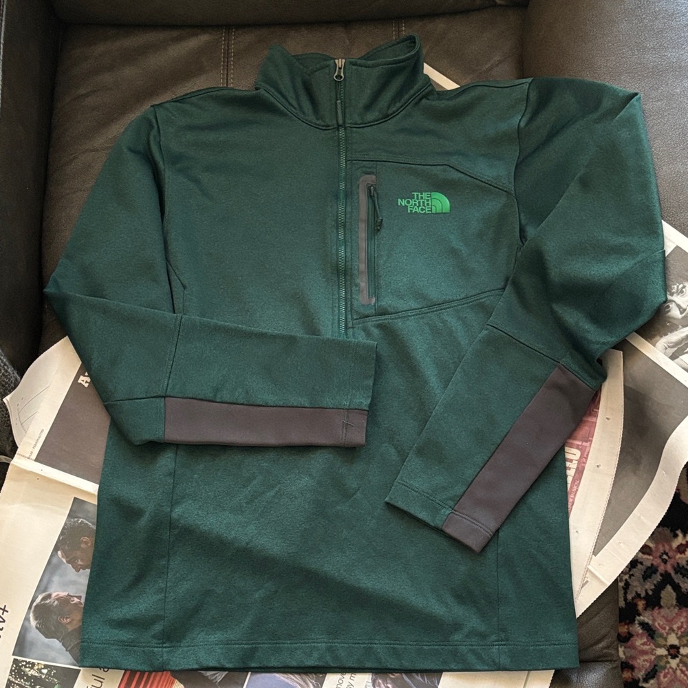 The North Face Forest Green and Gray Pullover